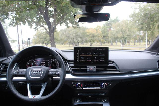 2024 Audi Q5 Vehicle Photo in HOUSTON, TX 77090