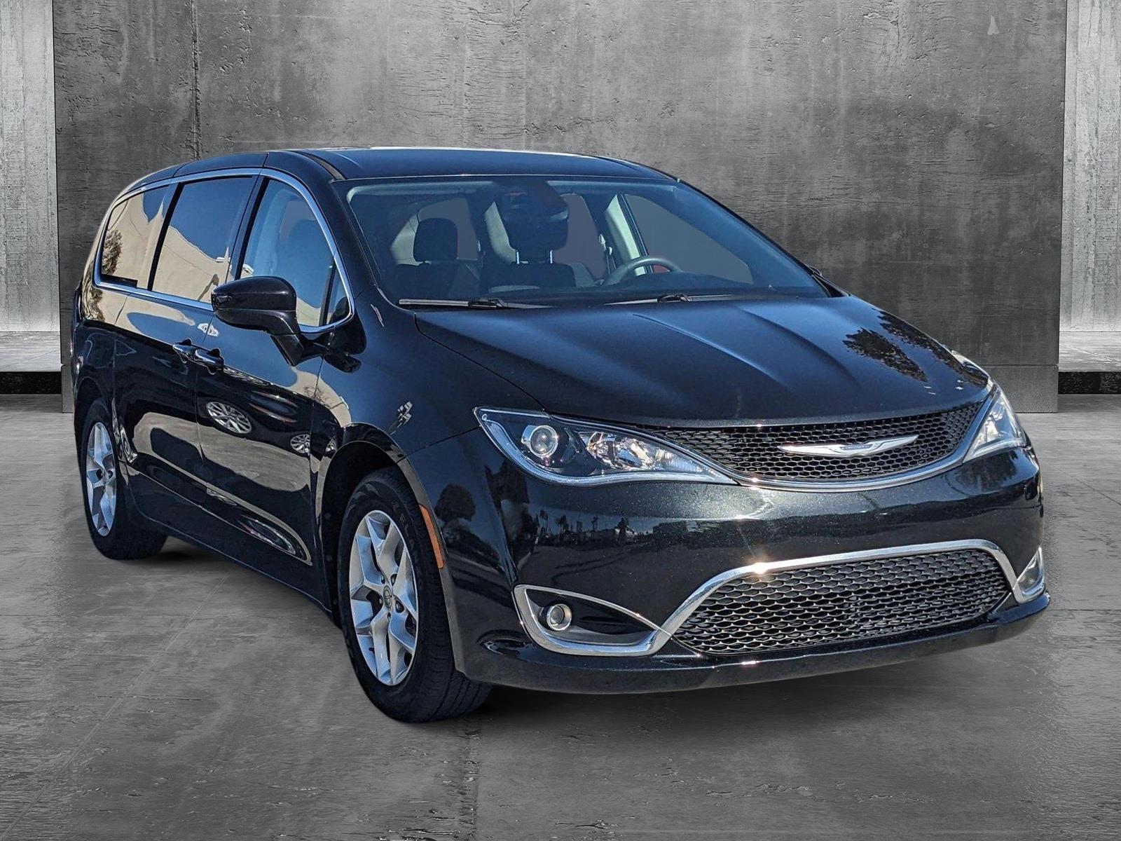 2018 Chrysler Pacifica Vehicle Photo in MIAMI, FL 33172-3015