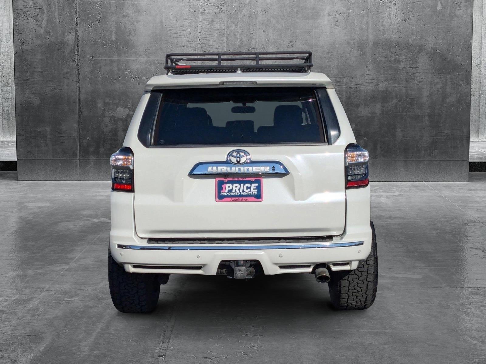 2016 Toyota 4Runner Vehicle Photo in VALENCIA, CA 91355-1705