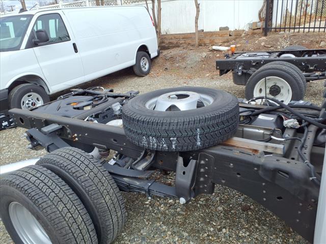 2024 GMC Sierra 3500 HD Chassis Cab Vehicle Photo in LYNDHURST, NJ 07071-2008