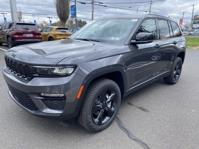 2025 Jeep Grand Cherokee Vehicle Photo in Doylsetown, PA 18901