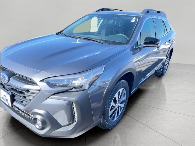 2025 Subaru Outback Vehicle Photo in Green Bay, WI 54304