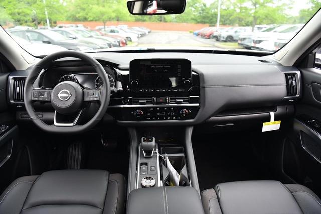 2025 Nissan Pathfinder Vehicle Photo in Ballwin, MO 63011