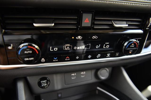 2025 Nissan Rogue Vehicle Photo in Ballwin, MO 63011