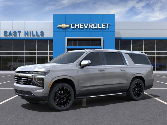 2025 Chevrolet Suburban Vehicle Photo in Roslyn, NY 11576