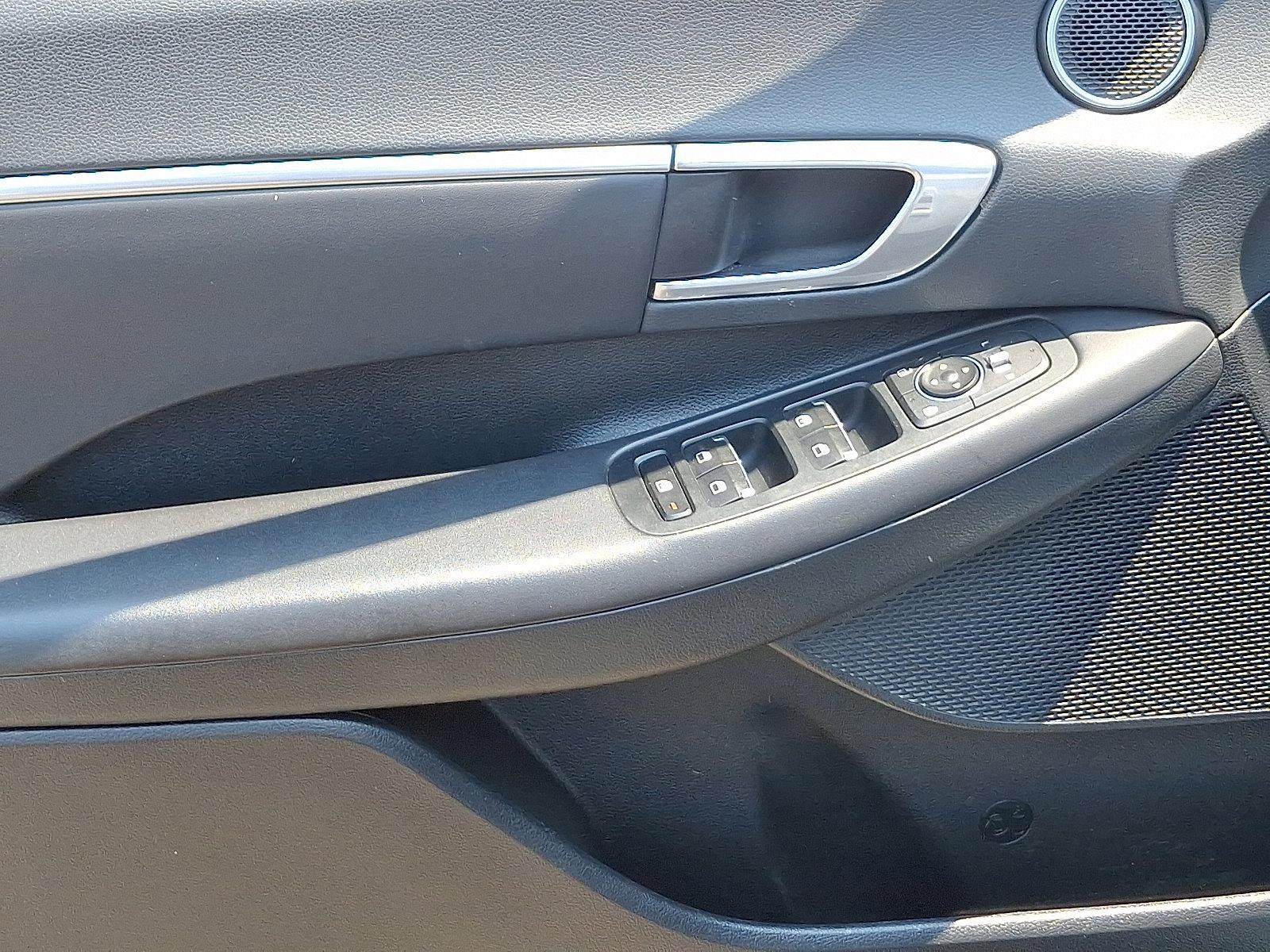 2023 Hyundai SONATA Hybrid Vehicle Photo in Trevose, PA 19053