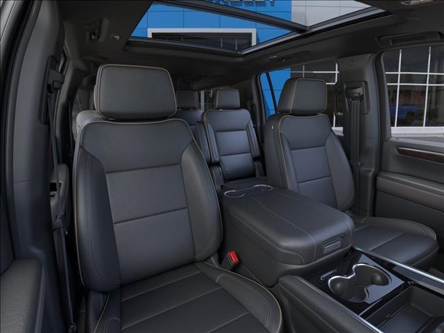 2025 Chevrolet Suburban Vehicle Photo in EMPORIA, VA 23847-1235