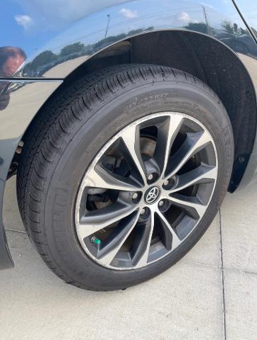 2017 Toyota Avalon Vehicle Photo in Peoria, IL 61615