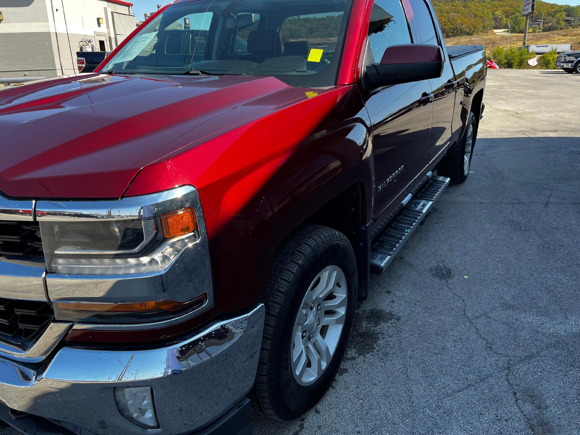 Used 2017 Chevrolet Silverado 1500 LT with VIN 1GCVKREC1HZ105788 for sale in Henryetta, OK