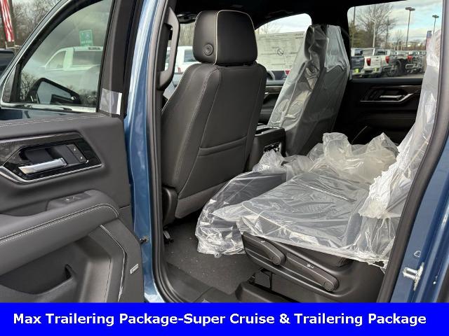 2025 GMC Yukon XL Vehicle Photo in CHICOPEE, MA 01020-5001