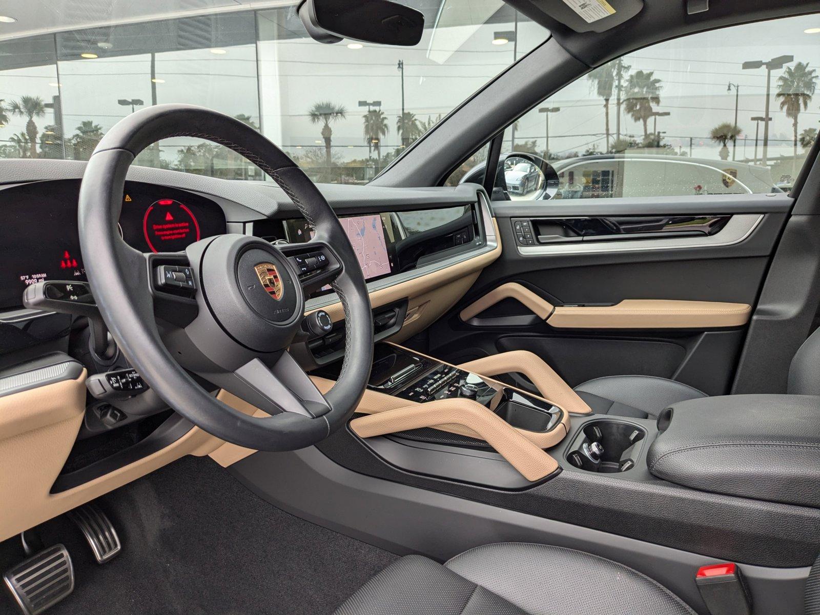 2024 Porsche Cayenne Vehicle Photo in Maitland, FL 32751