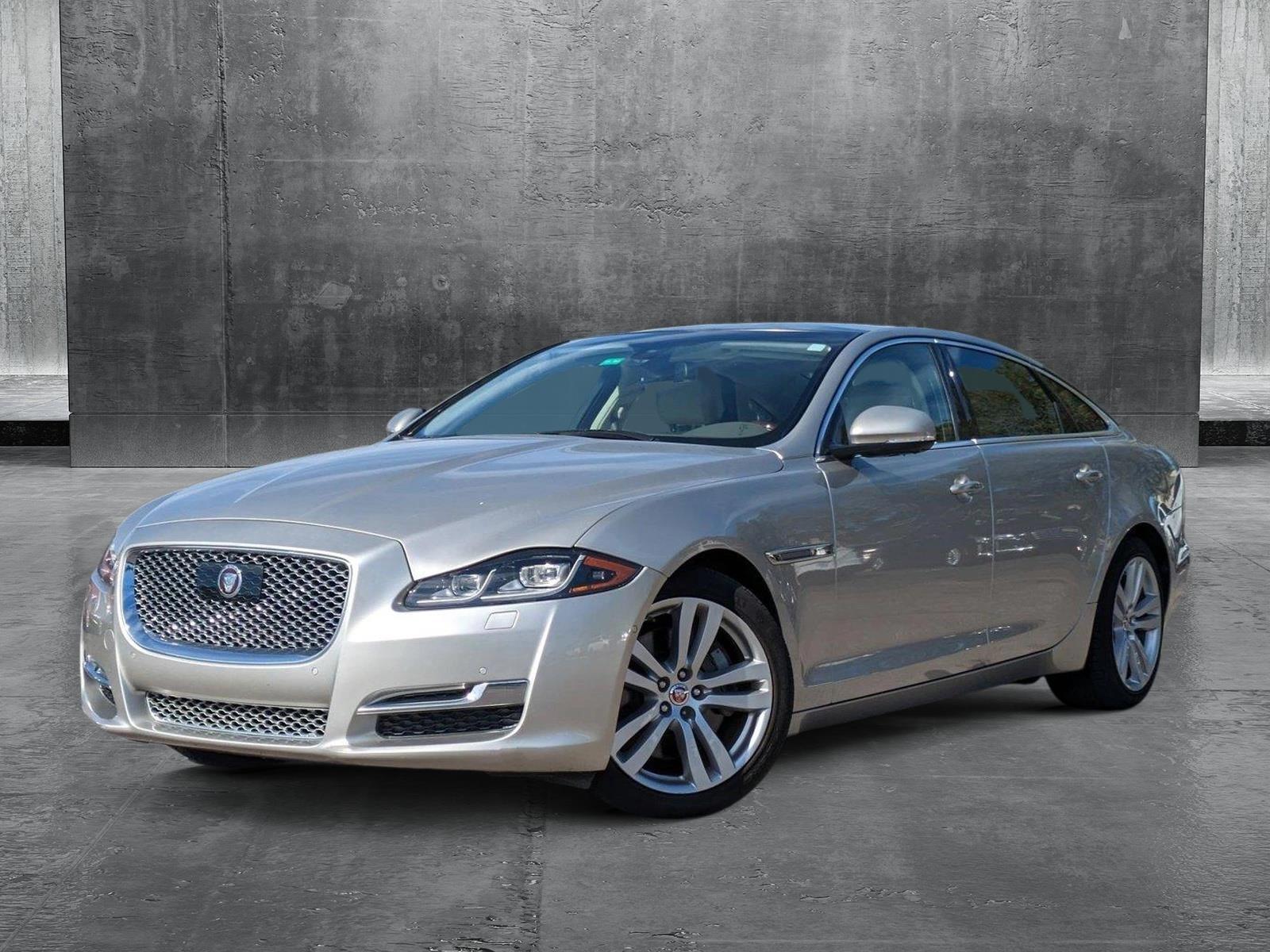 2016 Jaguar XJ Vehicle Photo in WEST PALM BEACH, FL 33407-3296