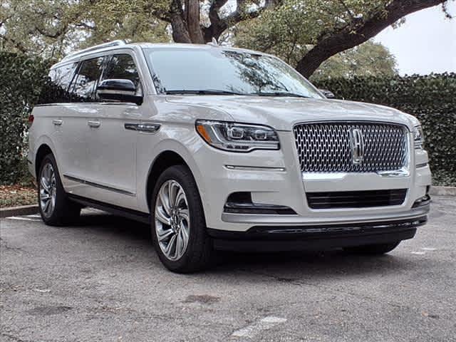 2024 Lincoln Navigator Vehicle Photo in San Antonio, TX 78230-1001