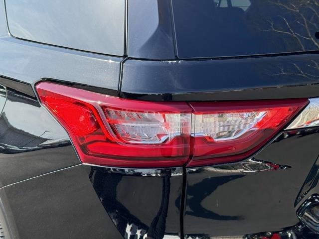 2021 Chevrolet Traverse Vehicle Photo in SAINT JAMES, NY 11780-3219