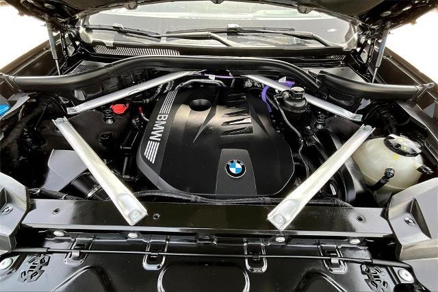 2024 BMW X7 xDrive40i Vehicle Photo in San Antonio, TX 78230