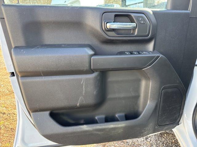 2025 GMC Sierra 3500 HD Chassis Cab Vehicle Photo in MEDINA, OH 44256-9631