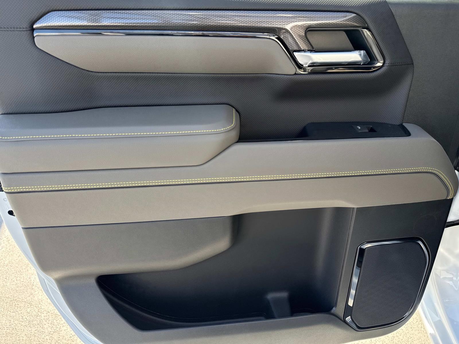 2025 Chevrolet Silverado 1500 Vehicle Photo in LOS ANGELES, CA 90007-3794