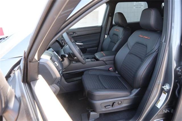 2025 Nissan Pathfinder Vehicle Photo in Hazelwood, MO 63042