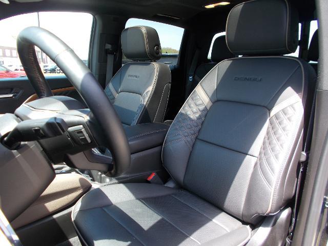 2023 GMC Canyon Vehicle Photo in LOWELL, MA 01852-4336
