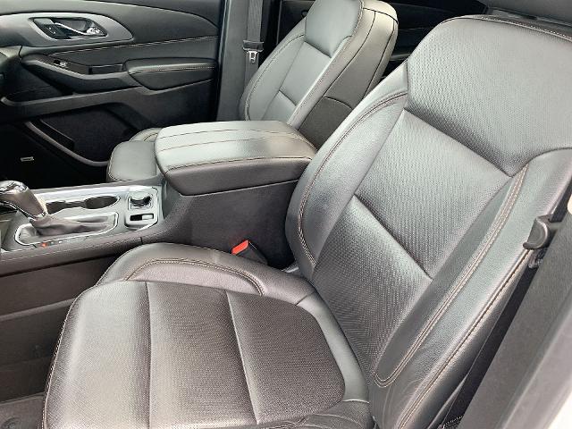 2019 Chevrolet Traverse Vehicle Photo in MOON TOWNSHIP, PA 15108-2571
