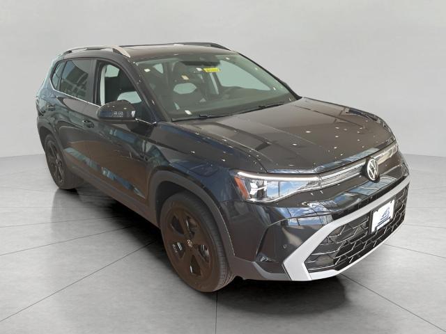 2025 Volkswagen Taos SEL photo 2