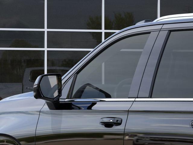 2025 Chevrolet Suburban Vehicle Photo in Roslyn, NY 11576