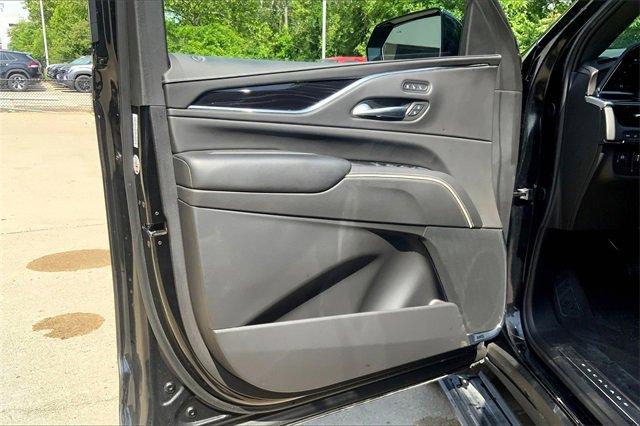 2024 Cadillac Escalade ESV Vehicle Photo in KANSAS CITY, MO 64114-4545