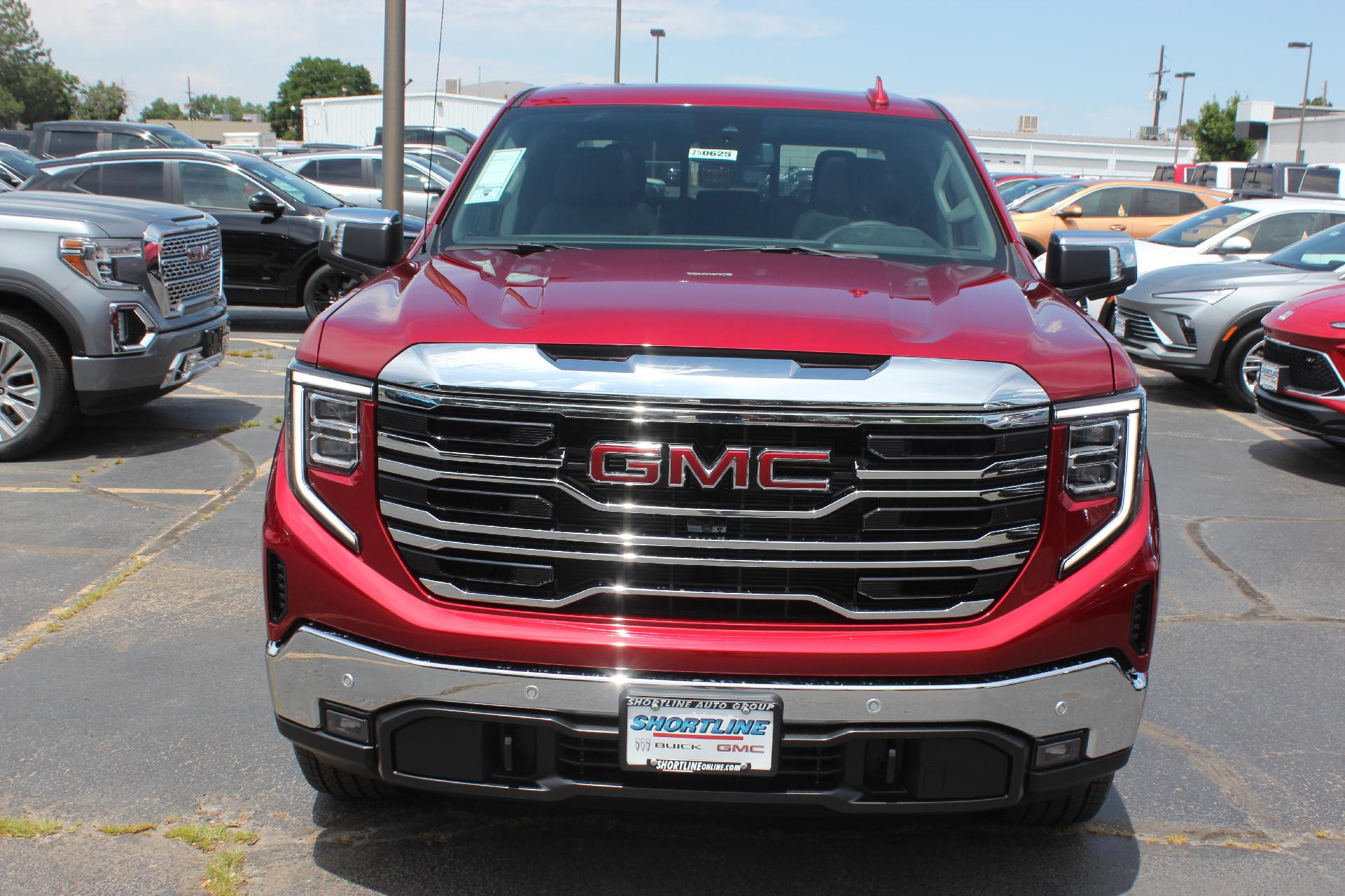 2025 GMC Sierra 1500 Vehicle Photo in AURORA, CO 80012-4011