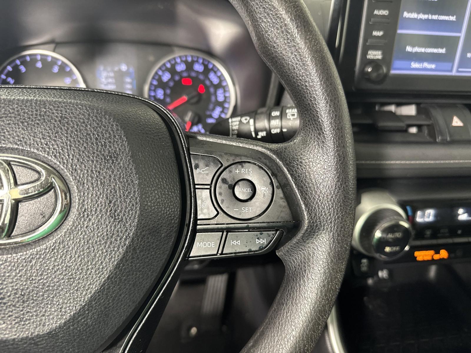2019 Toyota RAV4 Vehicle Photo in GEORGETOWN, TX 78626-7508