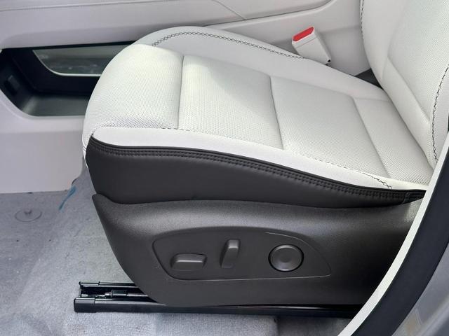 2025 GMC Acadia Vehicle Photo in COLUMBIA, MO 65203-3903