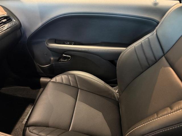 2016 Dodge Challenger Vehicle Photo in COLUMBIA, MO 65203-3903
