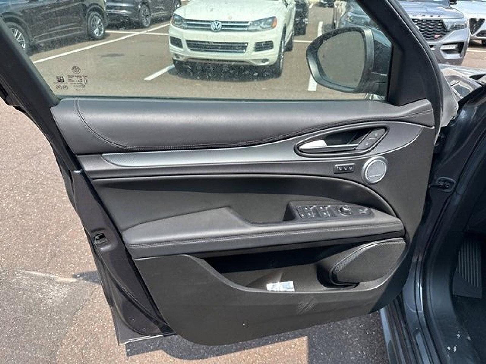 2022 Alfa Romeo Stelvio Vehicle Photo in Willow Grove, PA 19090