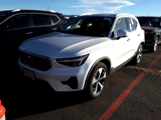 2024 Volvo XC40 Vehicle Photo in Houston, TX 77007