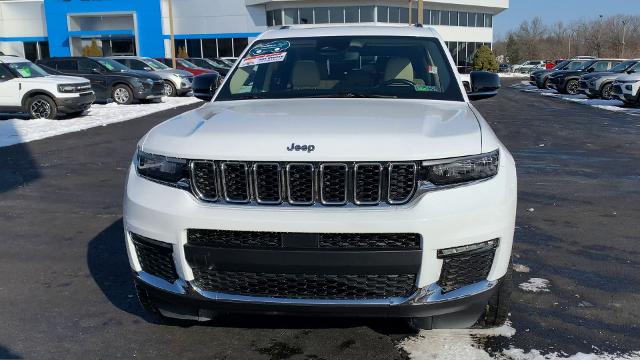 2021 Jeep Grand Cherokee L Vehicle Photo in MOON TOWNSHIP, PA 15108-2571