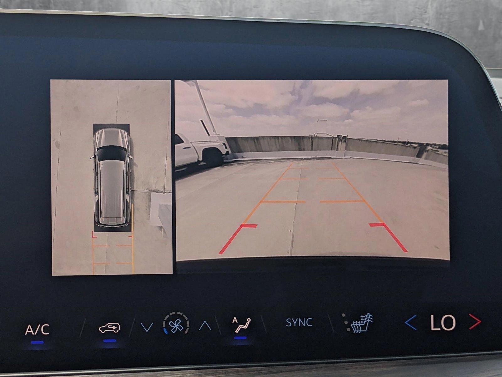 2025 Chevrolet Suburban Vehicle Photo in MIAMI, FL 33172-3015