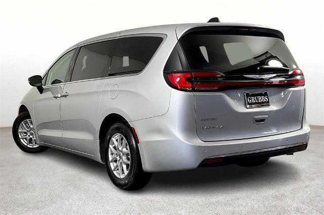 2024 Chrysler Pacifica Vehicle Photo in Tulsa, OK 74129