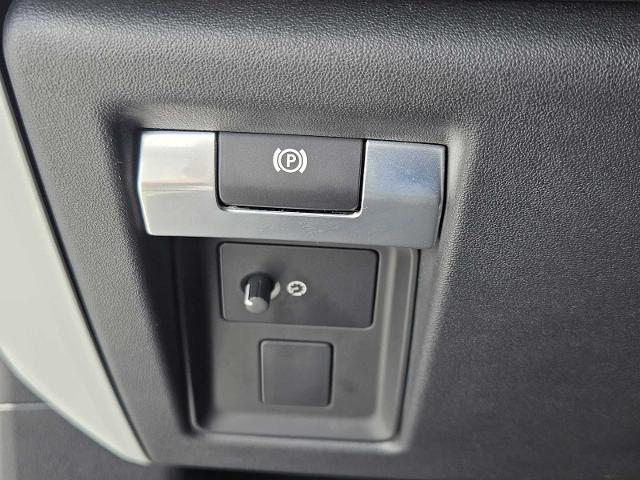 2024 Defender Vehicle Photo in AUSTIN, TX 78717