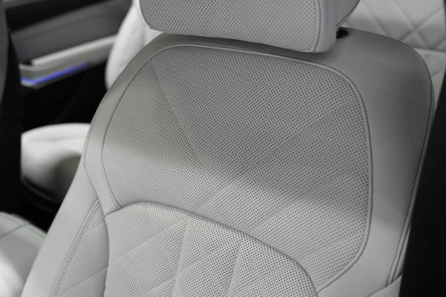 2025 BMW X7 xDrive40i Vehicle Photo in GRAPEVINE, TX 76051
