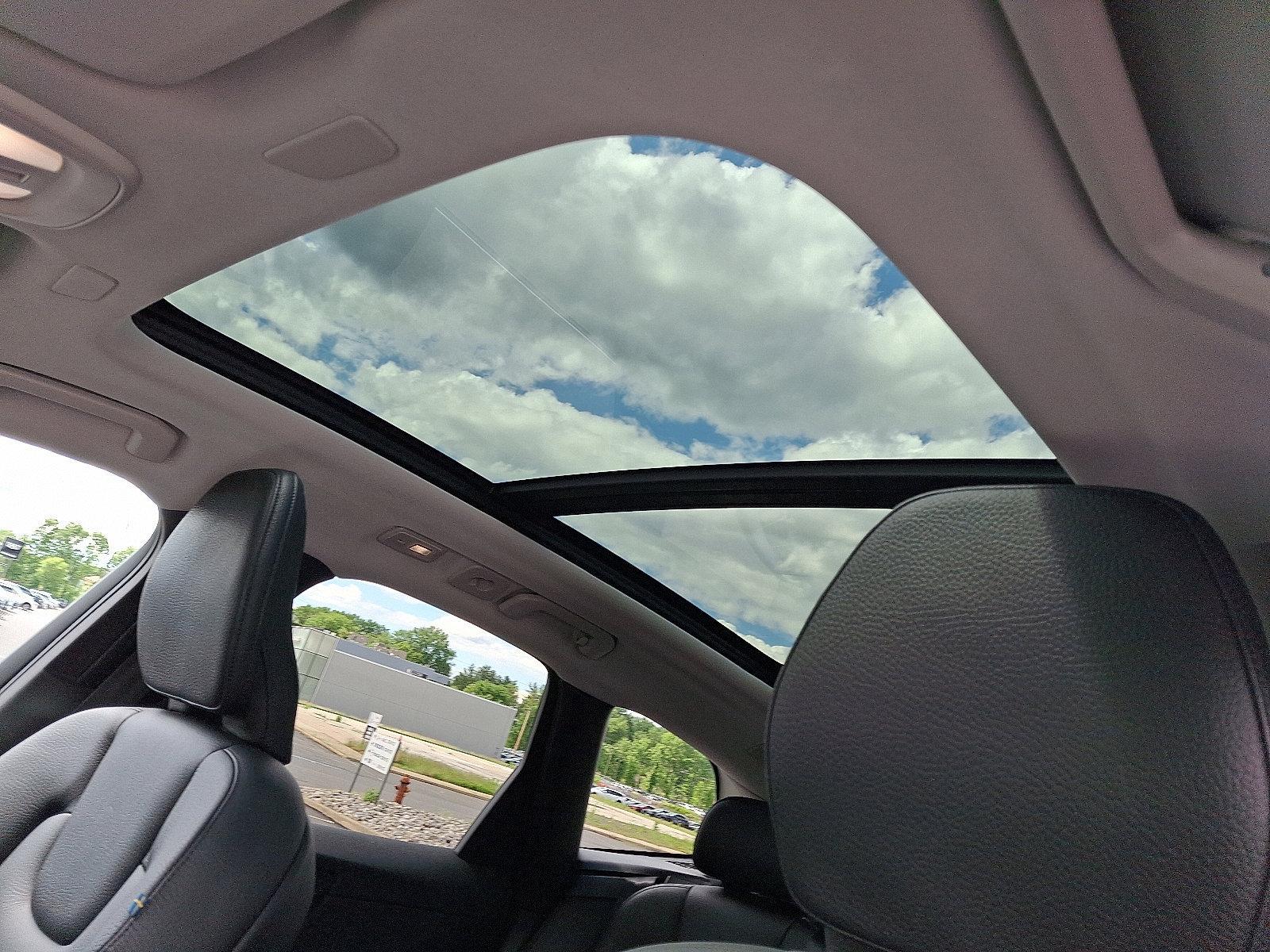 2022 Volvo XC60 Vehicle Photo in Trevose, PA 19053