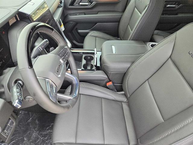2025 GMC Yukon XL Vehicle Photo in DALLAS, TX 75209-3016
