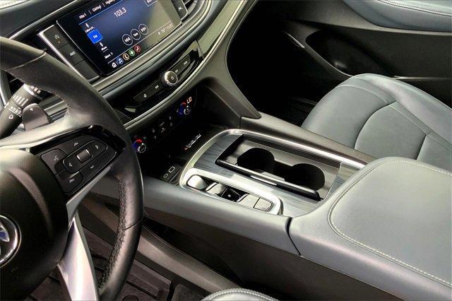 2022 Buick Enclave Vehicle Photo in TOPEKA, KS 66609-0000