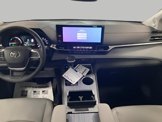 2025 Toyota Sienna Vehicle Photo in Oshkosh, WI 54904