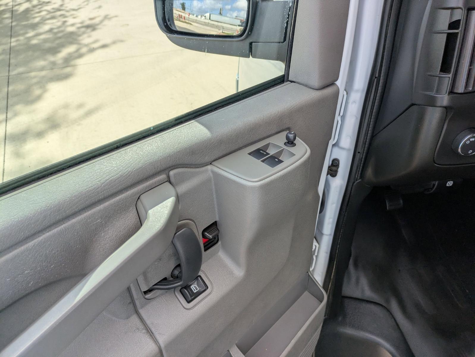 2023 Chevrolet Express Cargo 2500 Vehicle Photo in SELMA, TX 78154-1460