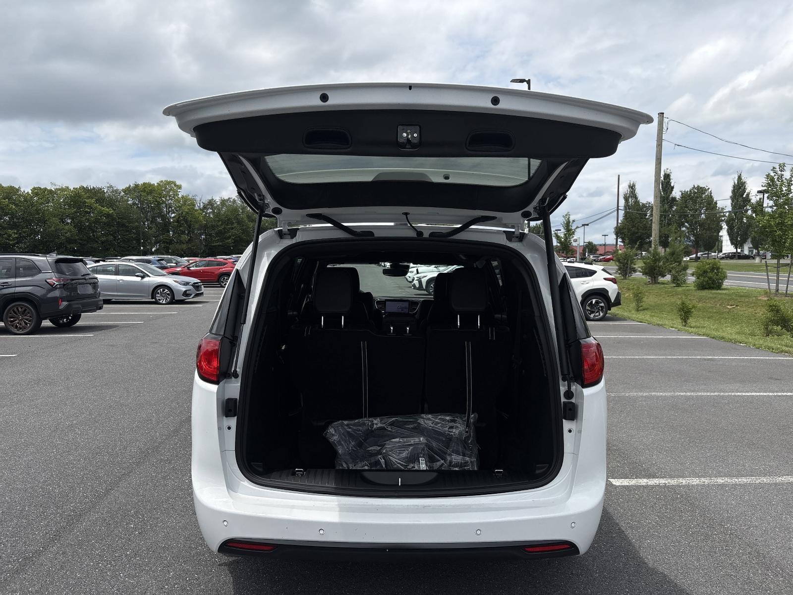 2025 Chrysler Voyager Vehicle Photo in Mechanicsburg, PA 17050-1707