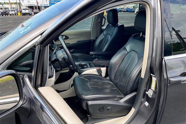 2018 Chrysler Pacifica Vehicle Photo in INDEPENDENCE, MO 64055-1314