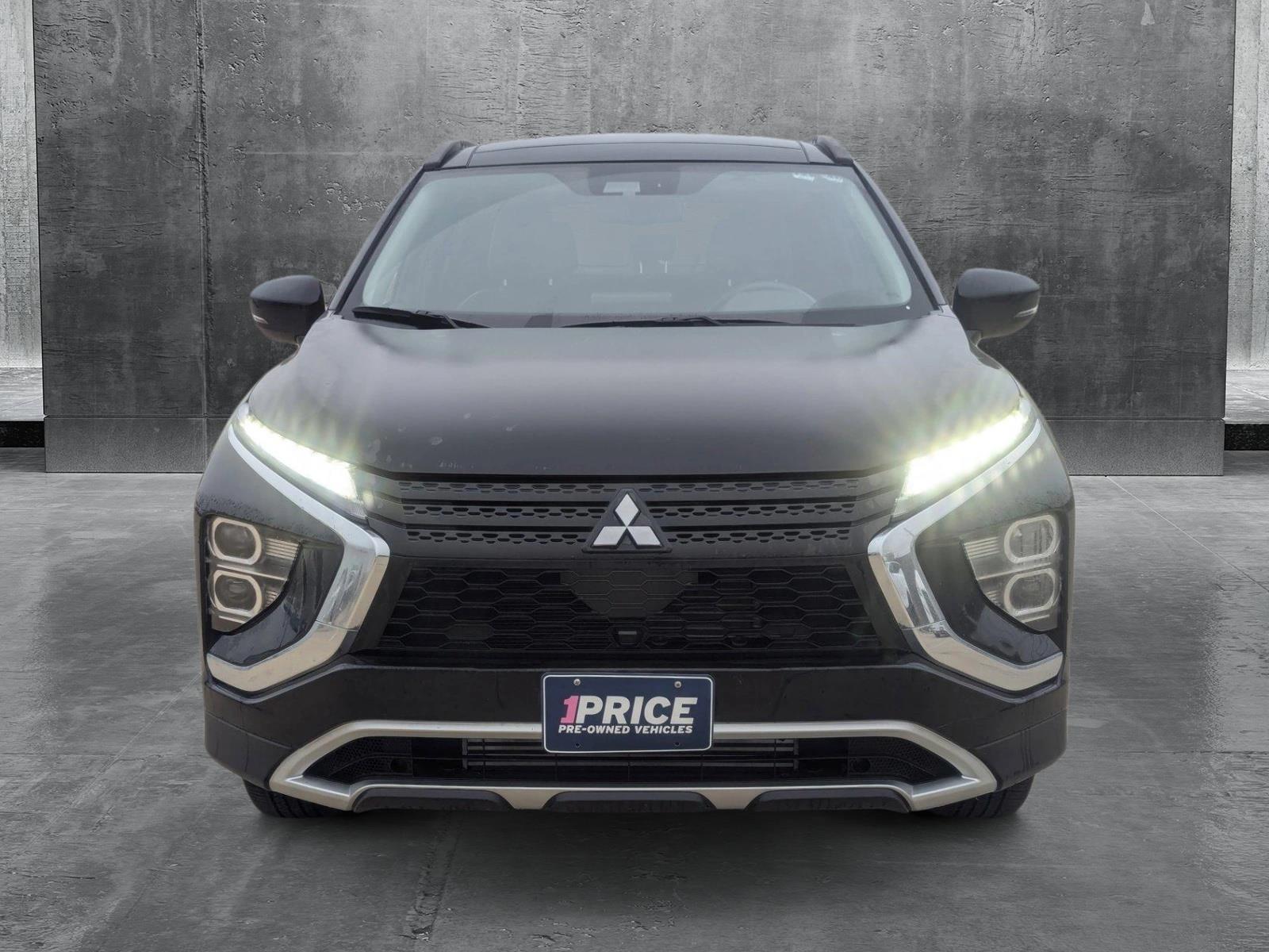 2022 Mitsubishi Eclipse Cross SE photo 2