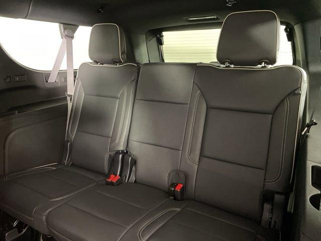 2025 Chevrolet Suburban Vehicle Photo in PHOENIX, AZ 85014-3381