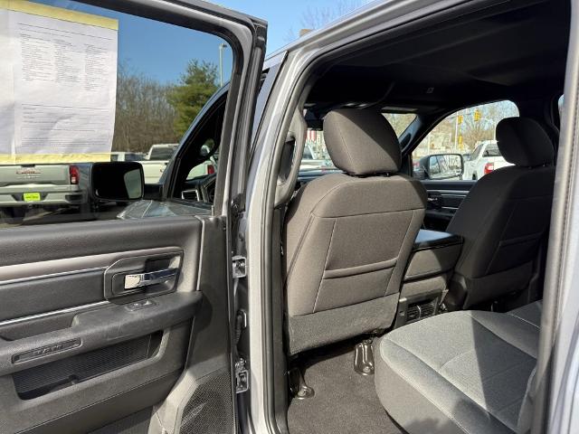 2024 Ram 1500 Classic Vehicle Photo in CHICOPEE, MA 01020-5001