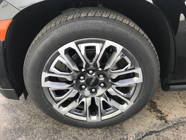 2023 GMC Yukon XL Vehicle Photo in GREEN BAY, WI 54303-3330