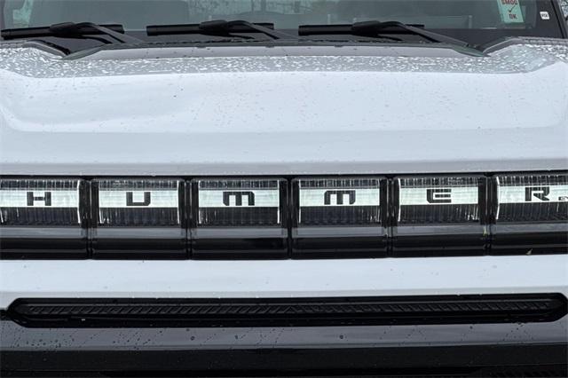 2025 GMC HUMMER EV SUV Vehicle Photo in ELK GROVE, CA 95757-8703